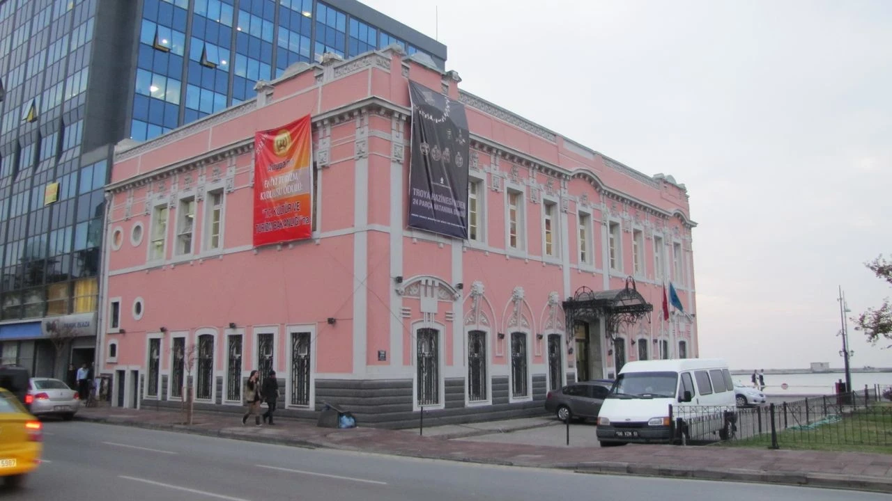 İzmir İl Kültür ve Turizm Müdürlüğü iletişim bilgileri: İzmir İl Kültür ve Turizm Müdürlüğü telefonu kaç? Adresi ne?