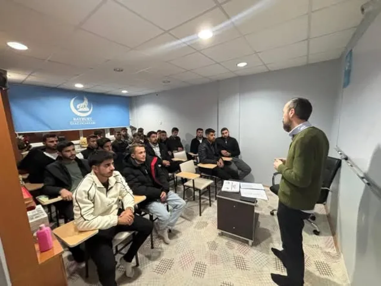 Bayburt Ülkü Ocakları’ndan “Trafik Güvenliği” Sertifikalı Kursu Yoğun İlgi Görüyor