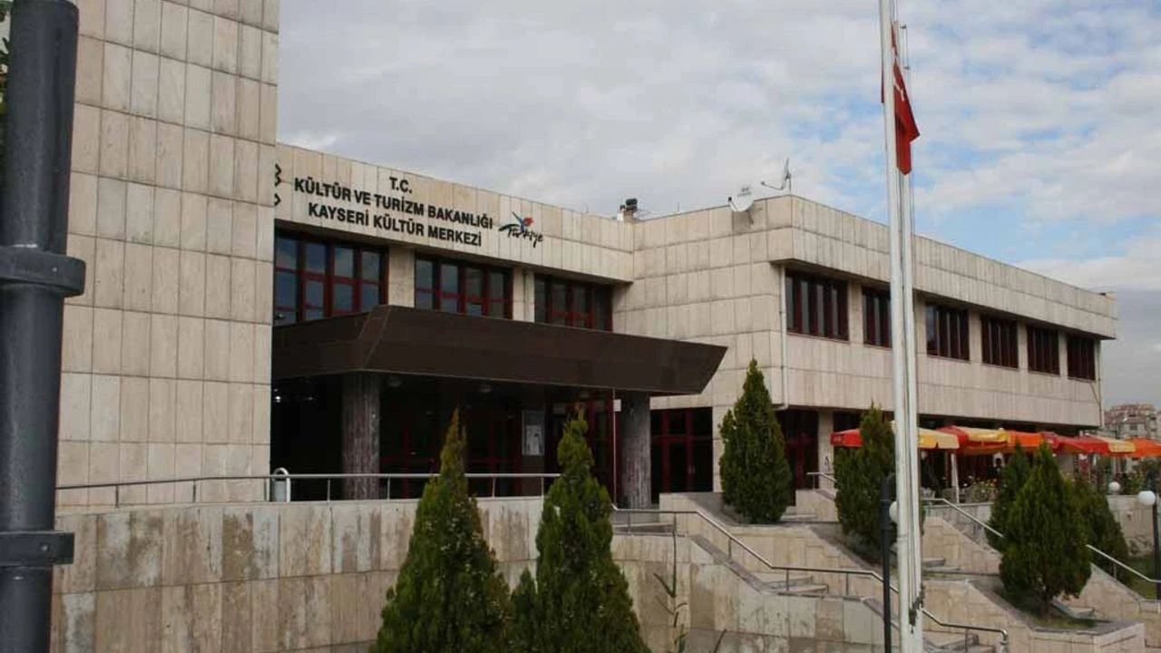 Kayseri İl Kültür ve Turizm Müdürlüğü iletişim bilgileri: Kayseri İl Kültür ve Turizm Müdürlüğü telefonu kaç? Adresi ne?