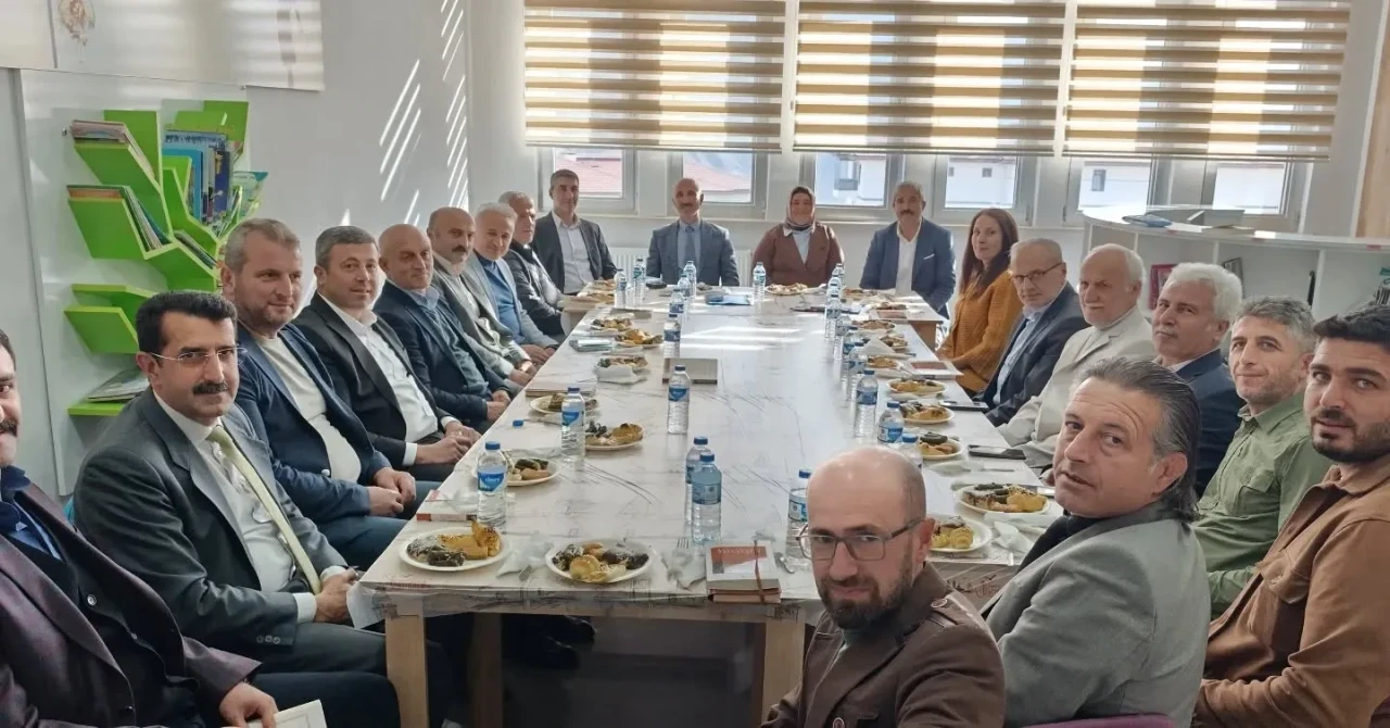 Yusufeli'nde Eğitimde Birlik ve Koordinasyon İçin Önemli Toplantı Yapıldı
