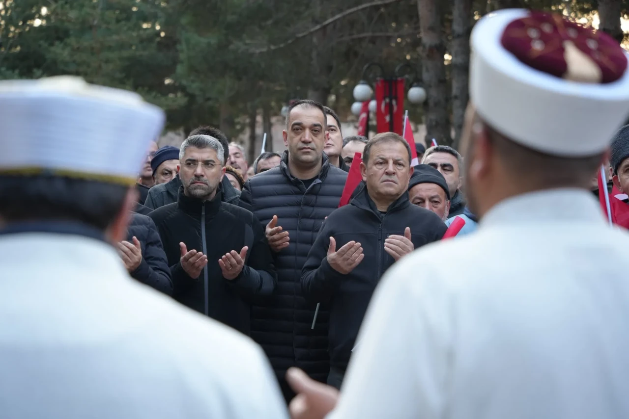 Erzurum, 93 Harbi şehitlerini anmak için tek yürek oldu, yürüyüş düzenlendi