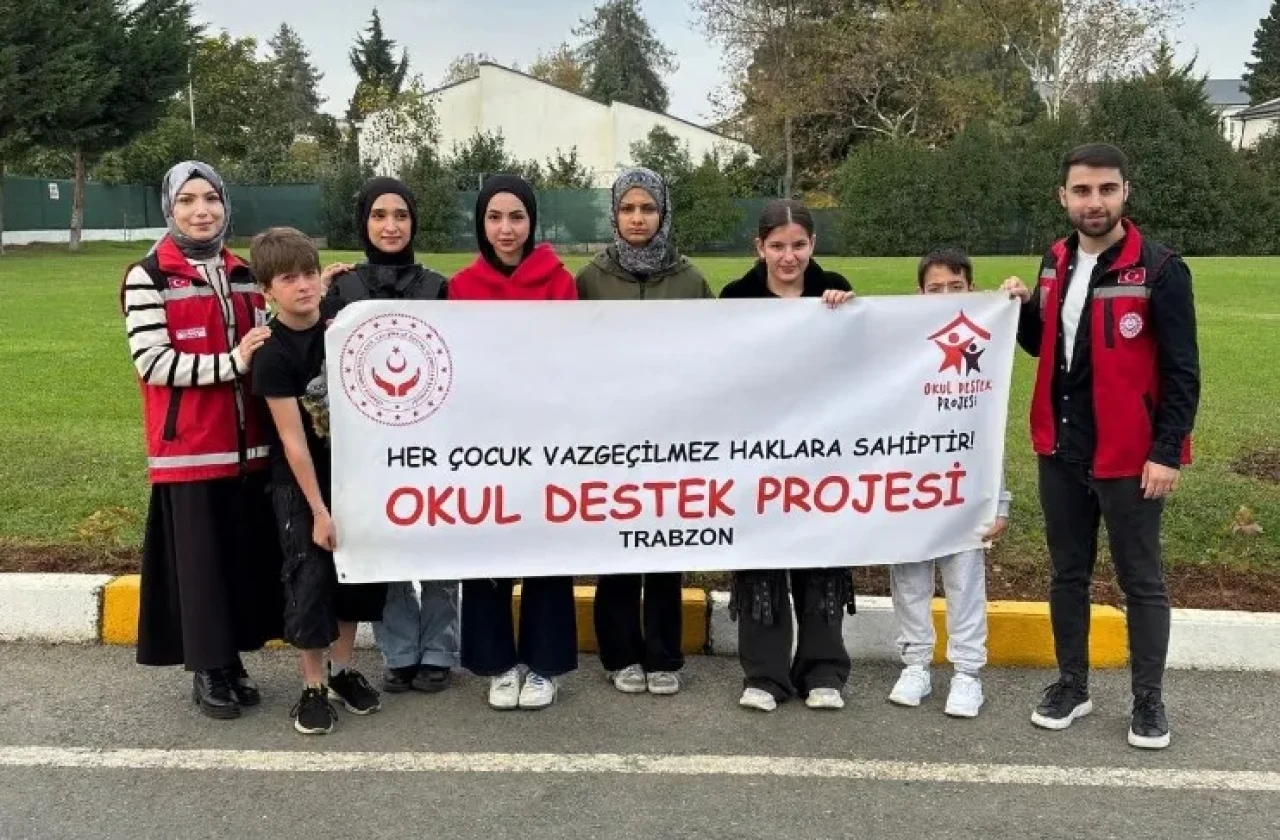 Trabzon'da Çocuklar, Fidan Dikme Etkinliği ile Doğa Bilincini Geliştiriyor