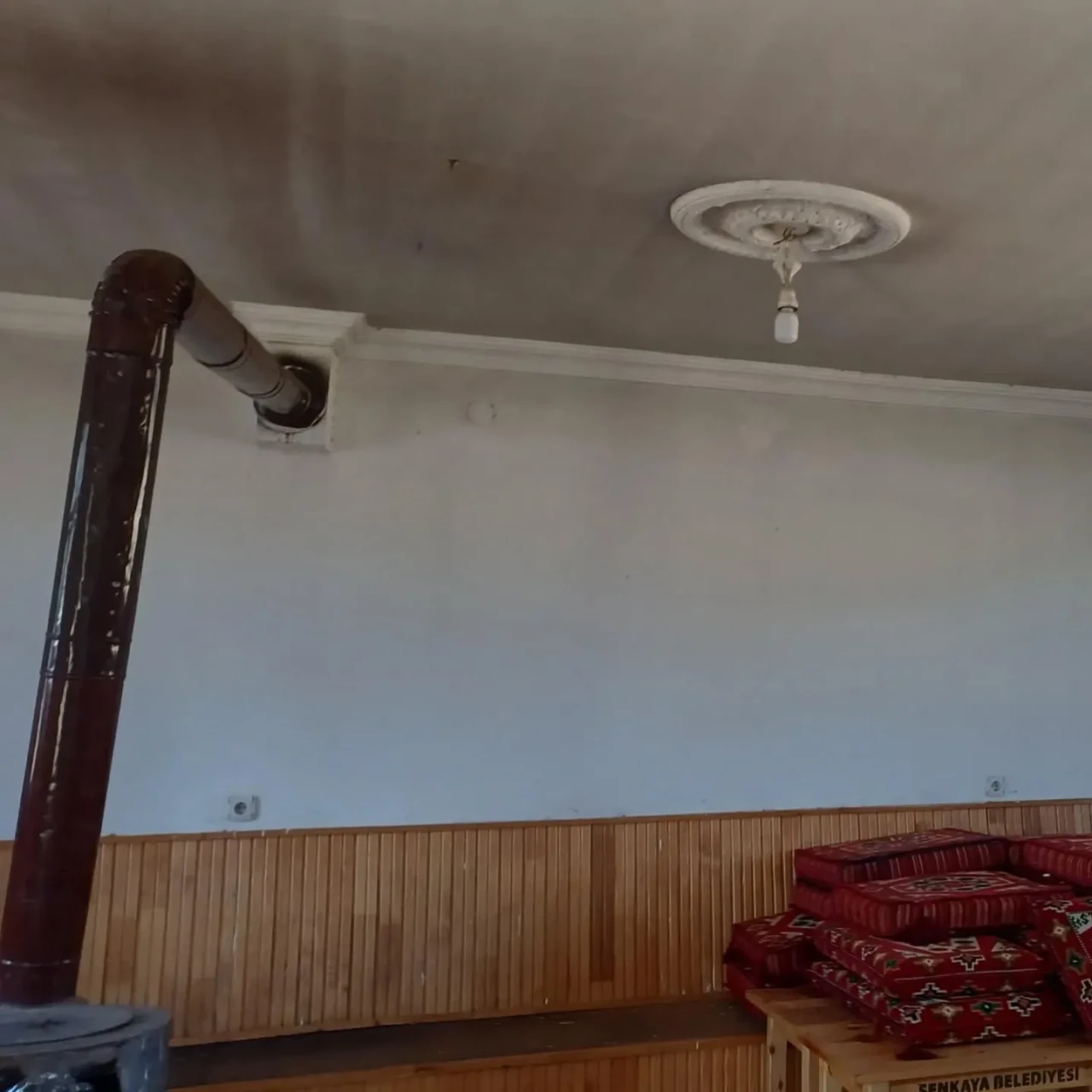 Şenkaya'da Mahalle Konağı Yenilendi, Başkan Özcan: Her Mahalleye Dokunuş