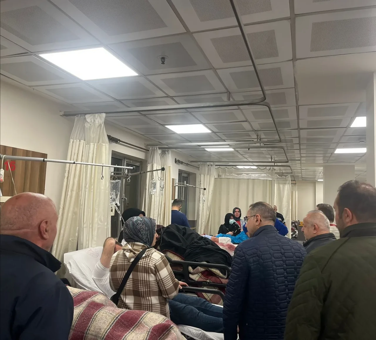 Rize'de gıda zehirlenmesi sonrası Sağlık Müdürü'nden hastalara ziyaret ve destek