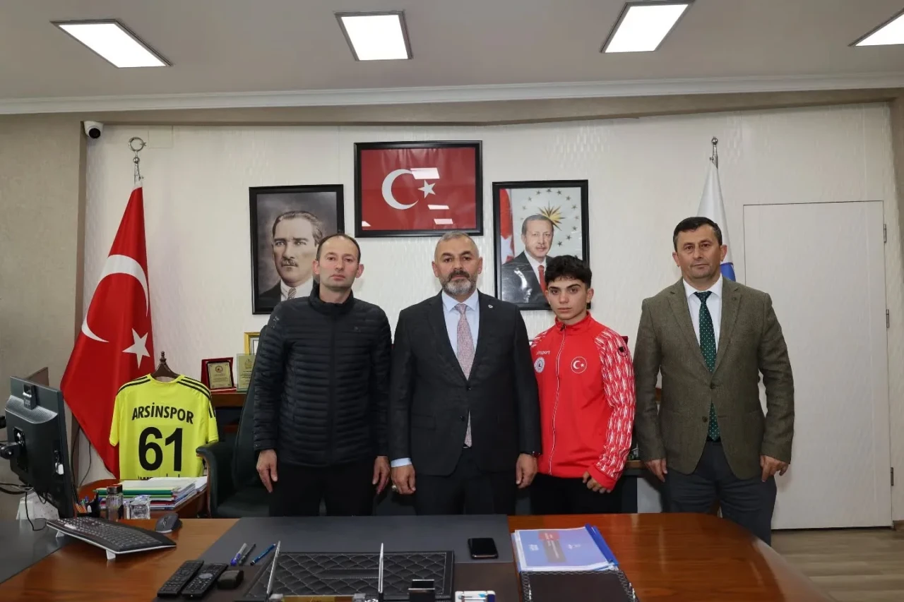 Arsin Belediye Başkanı, milli sporcuya Balkan Şampiyonası için destek verdi