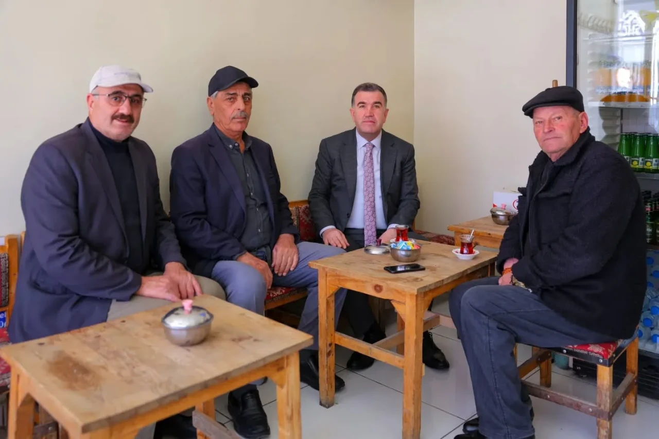Bayburt Valisi Eldivan, esnaf ve vatandaşlarla güçlü iletişim kurarak sorunları dinledi