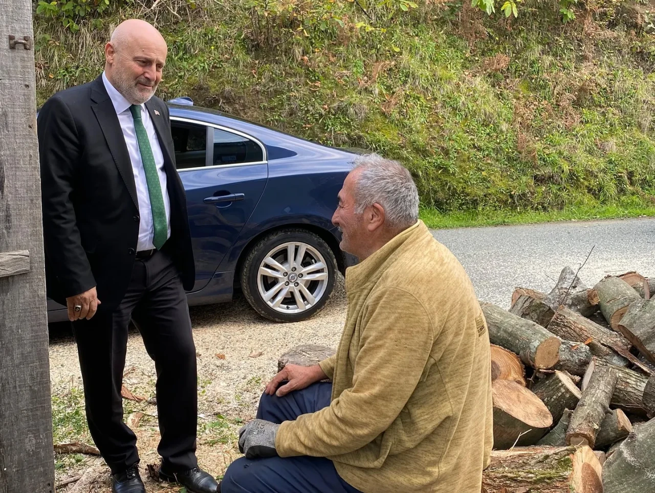 Keleş, Kadıköy'deki menfez çalışmalarını inceledi ve mahalle sakinleriyle sohbet etti