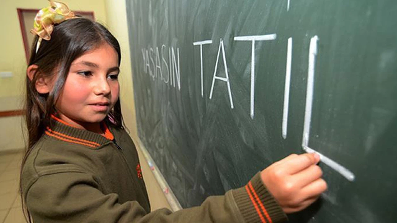 2025-2026 Eğitim Öğretim Yılı Takvimi | Ocak Ara Tatil ve İkinci Ara Tatil Tarihleri