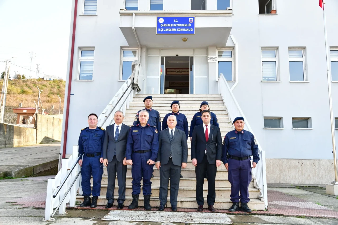 Trabzon Valisi Yıldırım, Jandarma Komutanlığına ziyaret gerçekleştirdi