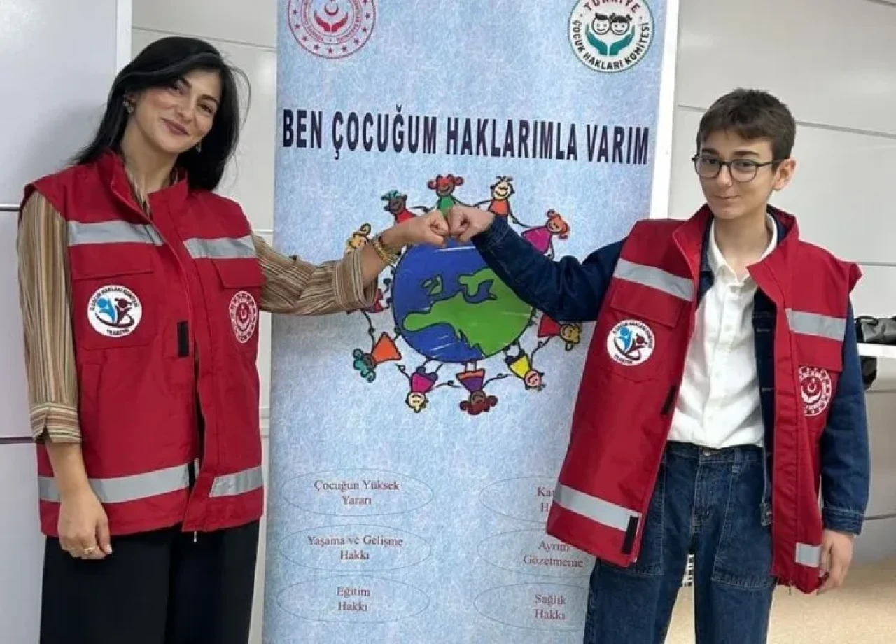Trabzon'da Dünya Çocuk Hakları Günü'nde öğrencilere farkındalık eğitimi verildi