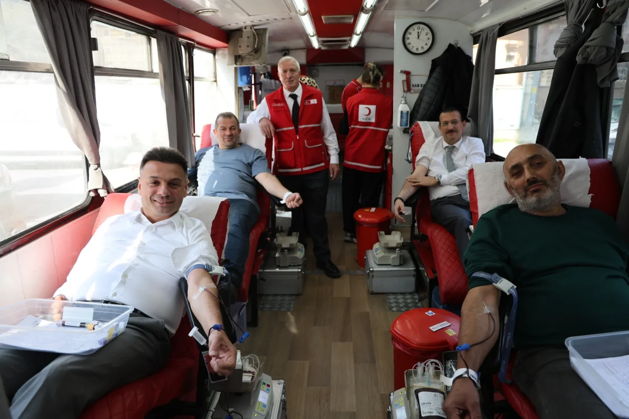 Maçka'da Kızılay'dan Kermes ve Kan Bağışı Etkinliğiyle Dayanışma Mesajı