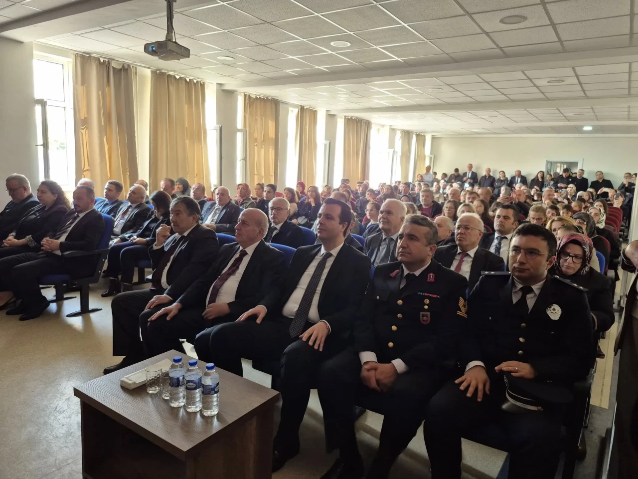 Atatürk, Beşikdüzü'nde düzenlenen duygusal programla anıldı