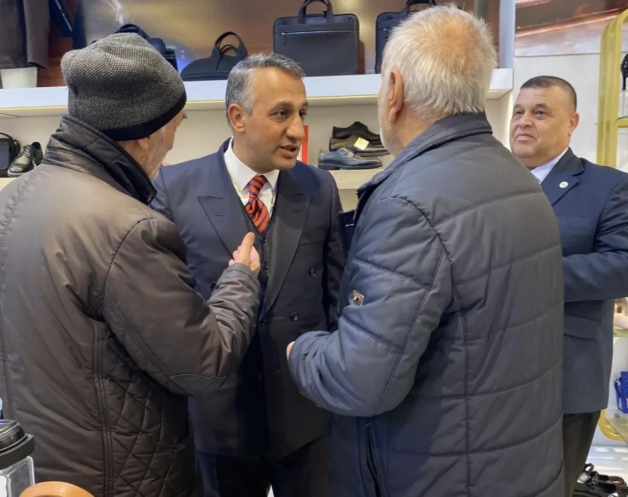 MHP Erzurum'da Esnaf Ziyaretleri ile İletişim Güçleniyor