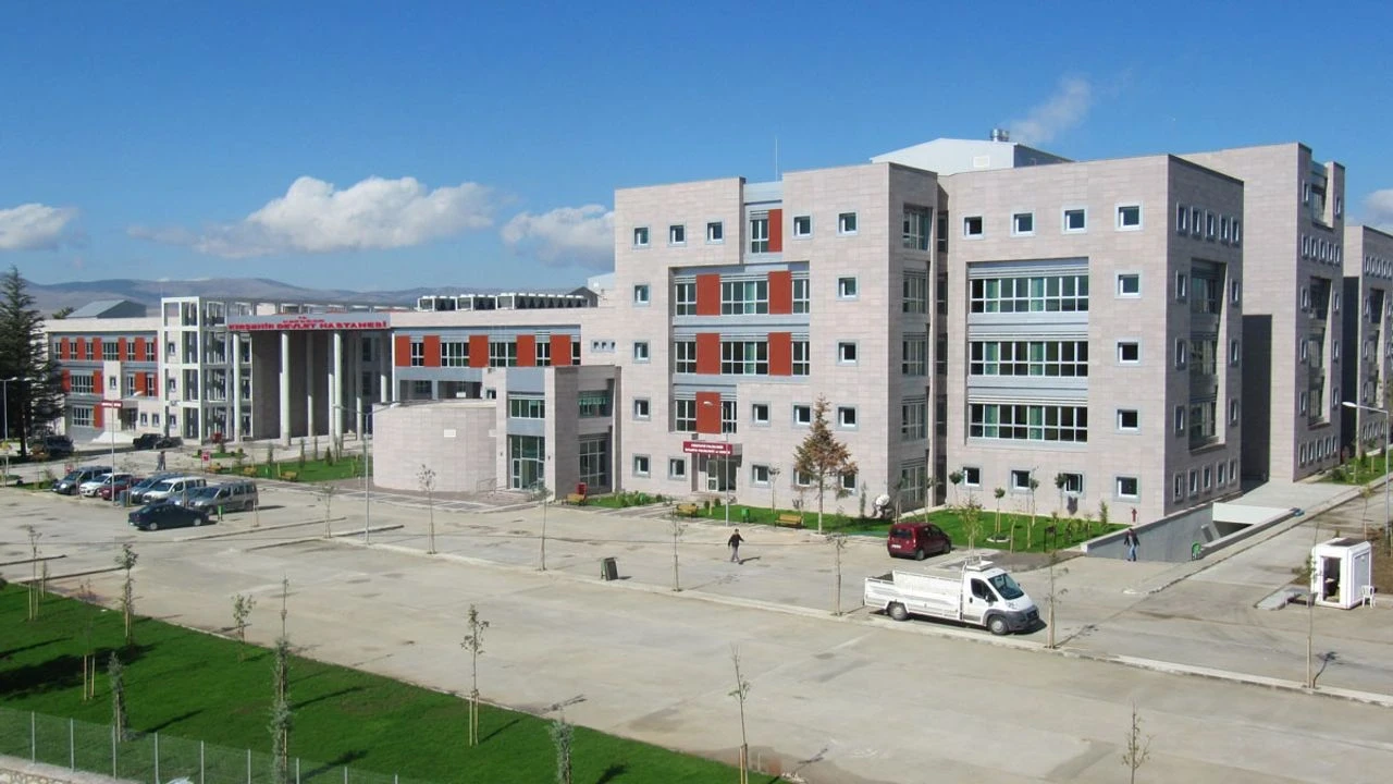Kırşehir Devlet Hastanesi iletişim bilgileri: Güncel telefon numaraları ve adres bilgisi