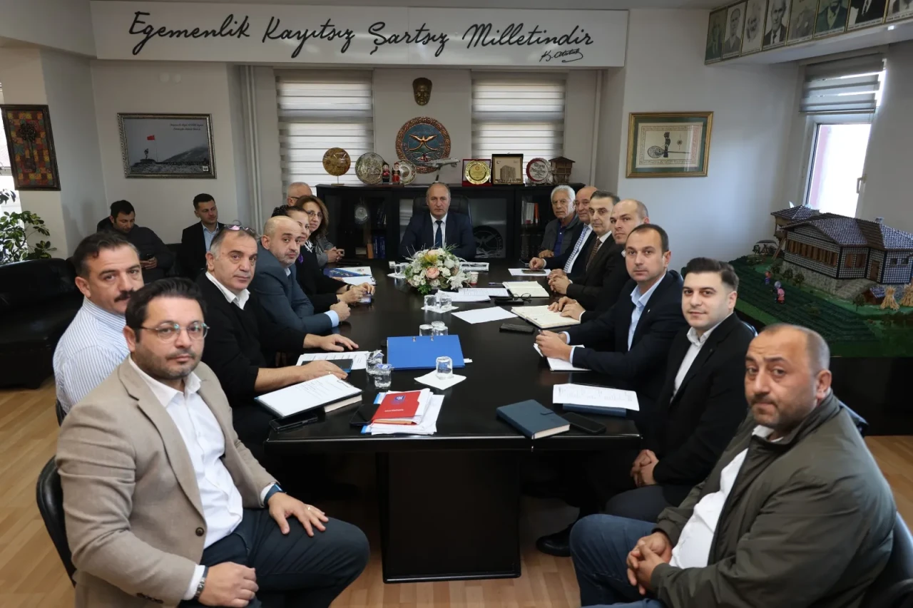 Arhavi Belediyesi'nde Hizmet Kalitesini Artırma Toplantısı Gerçekleşti