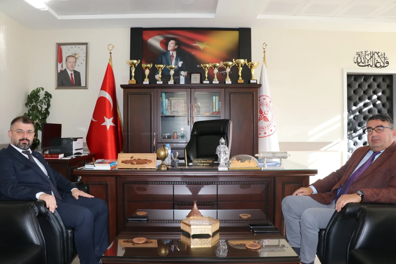 Bayburt'ta İl Sağlık Müdürü Dr. Harun Sivlim'e hayırlı olsun ziyaretleri sürüyor