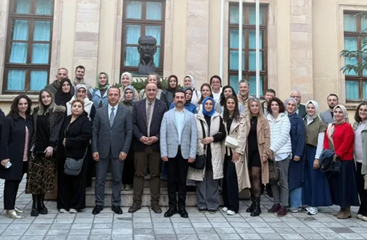 Osmanlı Mizahı ve Eleştirisi Trabzon'da Masaya Yatırıldı