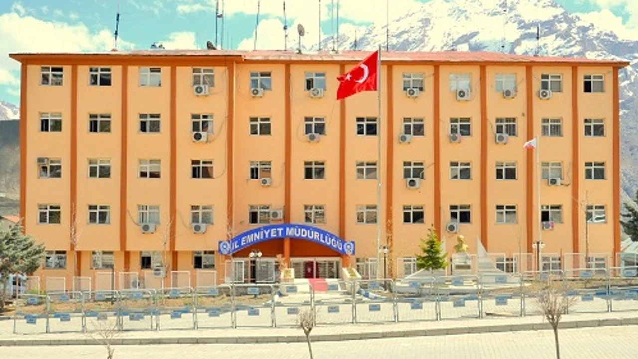 Hakkari İl Emniyet Genel Müdürlüğü iletişim bilgileri: Hakkari İl Emniyet Genel Müdürlüğü telefonu kaç? Adresi ne?