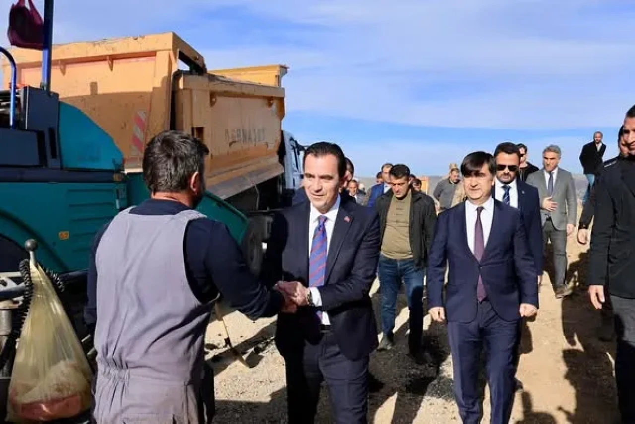 Vali Ahmet Karakaya, Şehit Güvenlik Korucusu Mehmet Şirin Çölgeçen’in Ailesini Ziyaret Etti