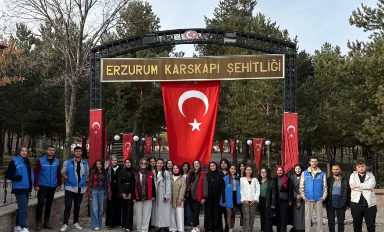 Pasinler Gençlik Merkezi Öğrencilerinden Manevi Ziyaret