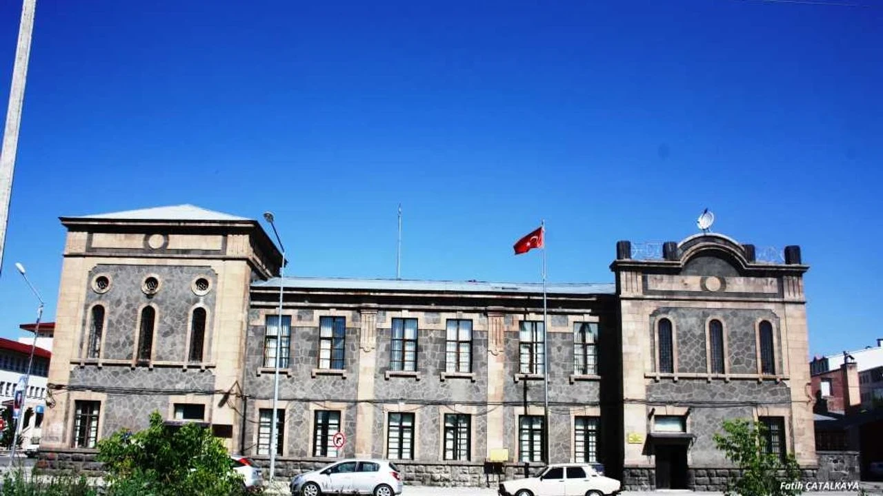 Kars İl Kültür ve Turizm Müdürlüğü iletişim bilgileri: Kars İl Kültür ve Turizm Müdürlüğü telefonu kaç? Adresi ne?