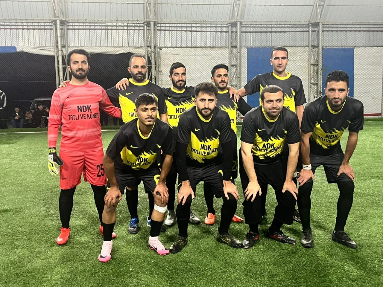 Hınıs'ta Kurumlar Arası Halı Saha Futbol Turnuvası büyük ilgi gördü