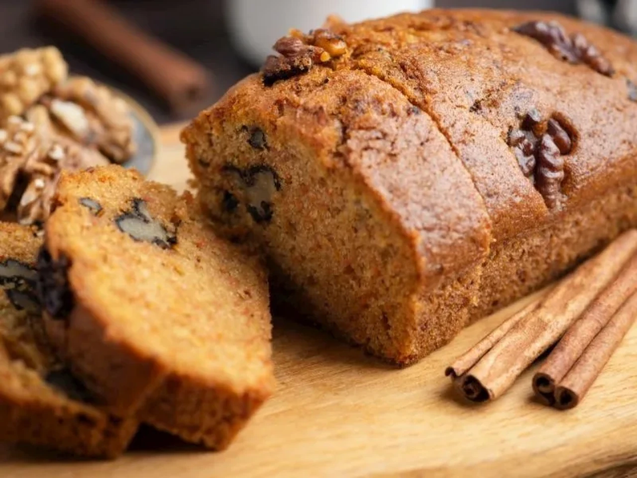 Havuçlu Cevizli Tarçınlı Kek Tarifi | Çay Saatlerinin Vazgeçilmezi