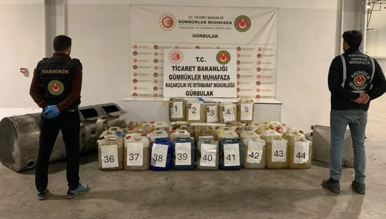 Gürbulak Gümrük Kapısı'nda 2.6 milyar TL'lik sıvı metamfetamin ele geçirildi