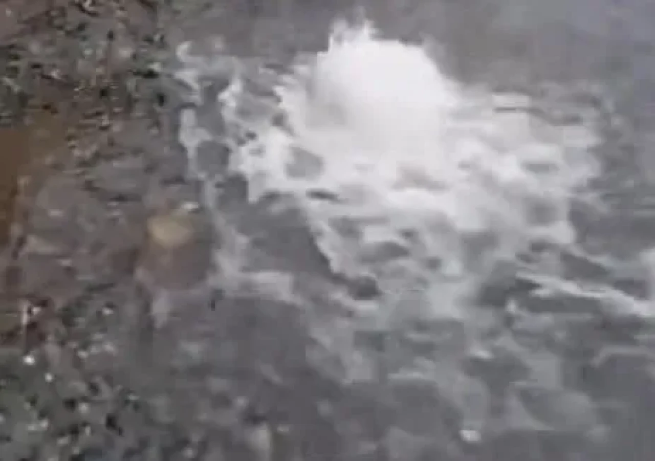 Ardeşen'de su kesintisi: Çelik ana hat arızası onarılıyor, ekipler yoğun çalışıyor