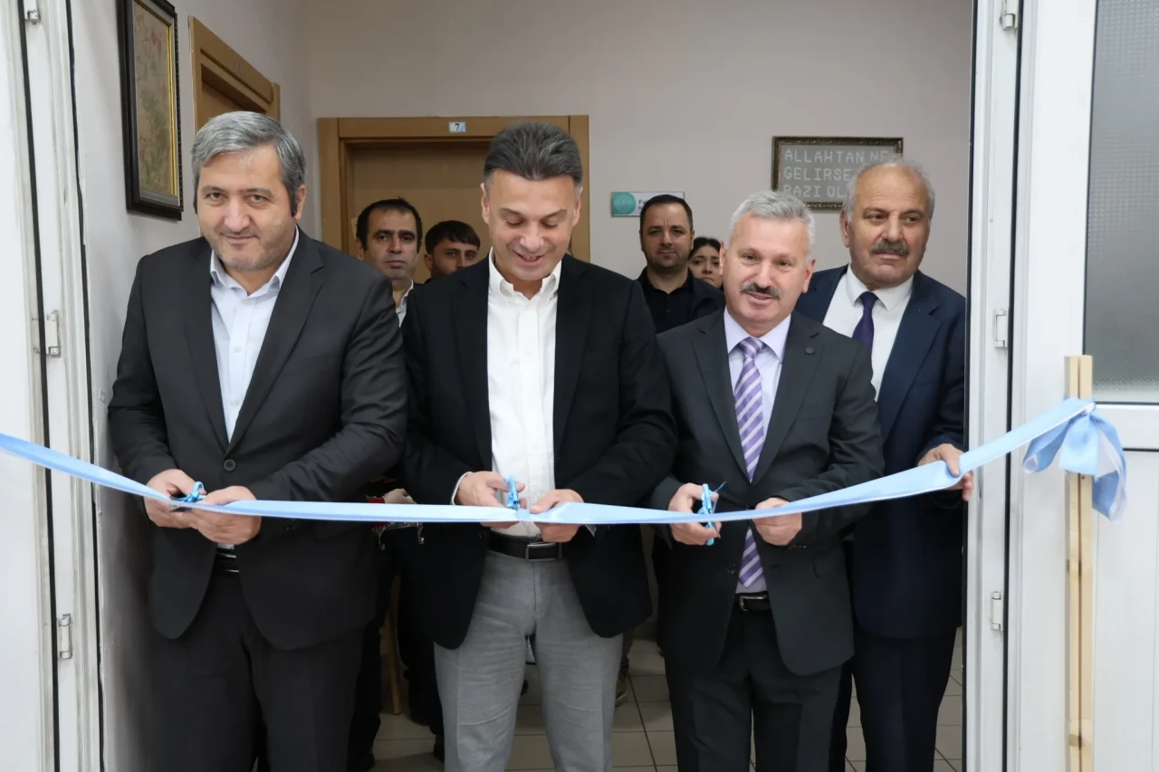 Maçka Belediyesi'nde "Benim Eserim" temalı mozaik sergisi, sanatseverleri buluşturdu