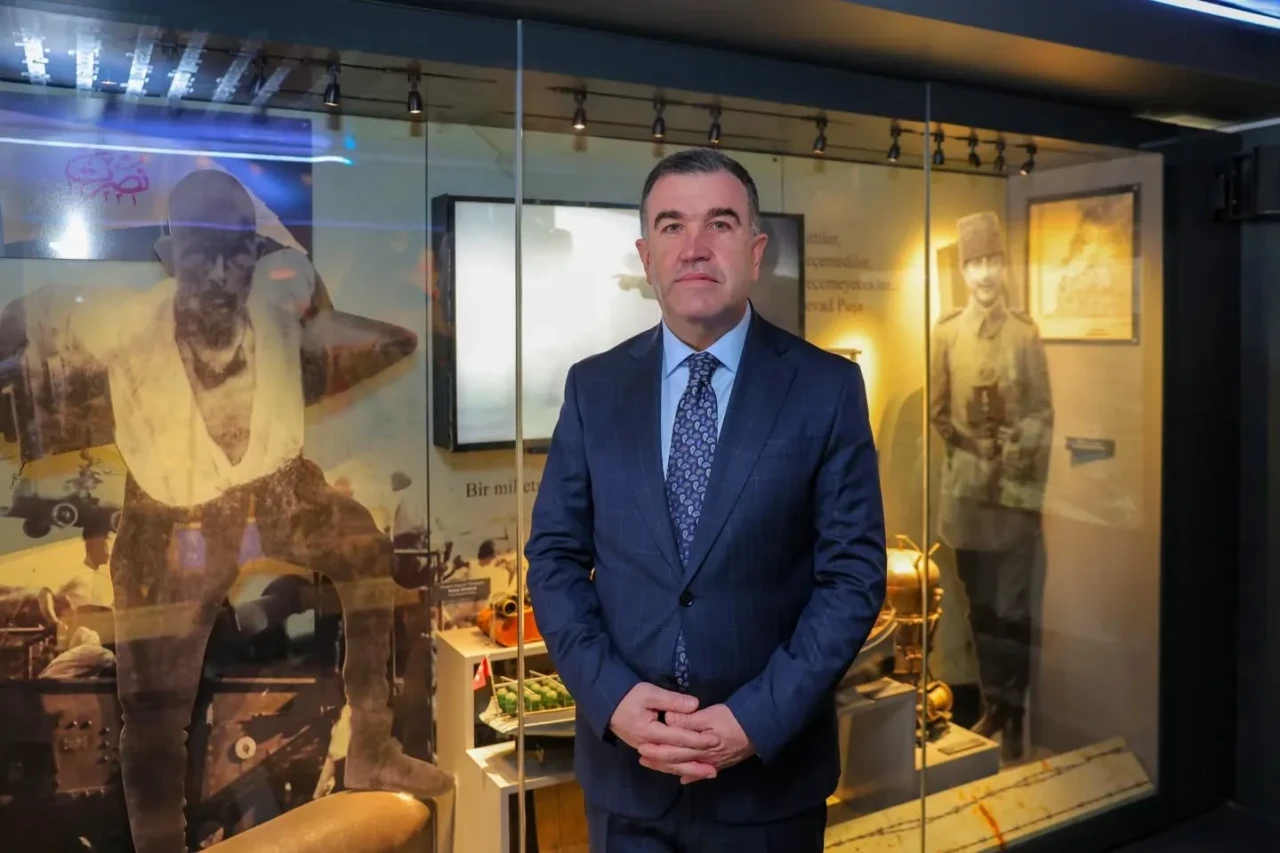 Bayburt'ta Çanakkale Savaşları Mobil Müzesi yoğun ilgi gördü, Vali Eldivan ziyarette bulundu