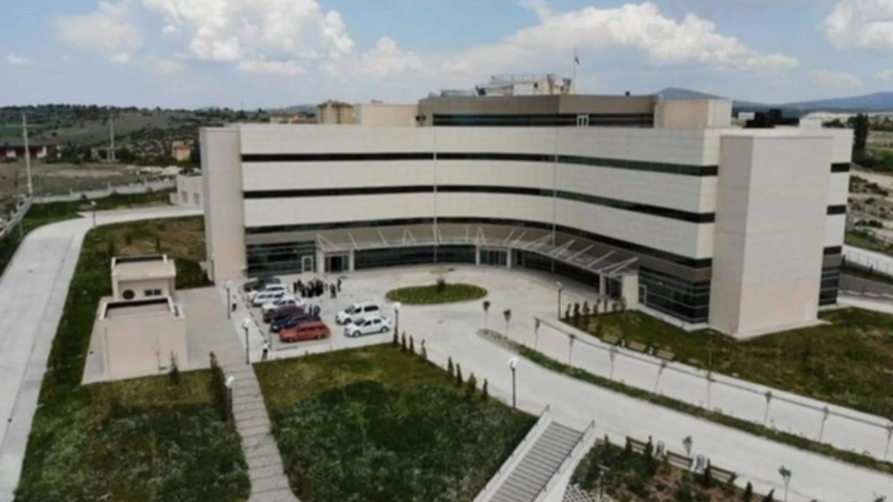 Emet Devlet Hastanesi iletişim bilgileri: Güncel telefon numaraları ve adres bilgisi