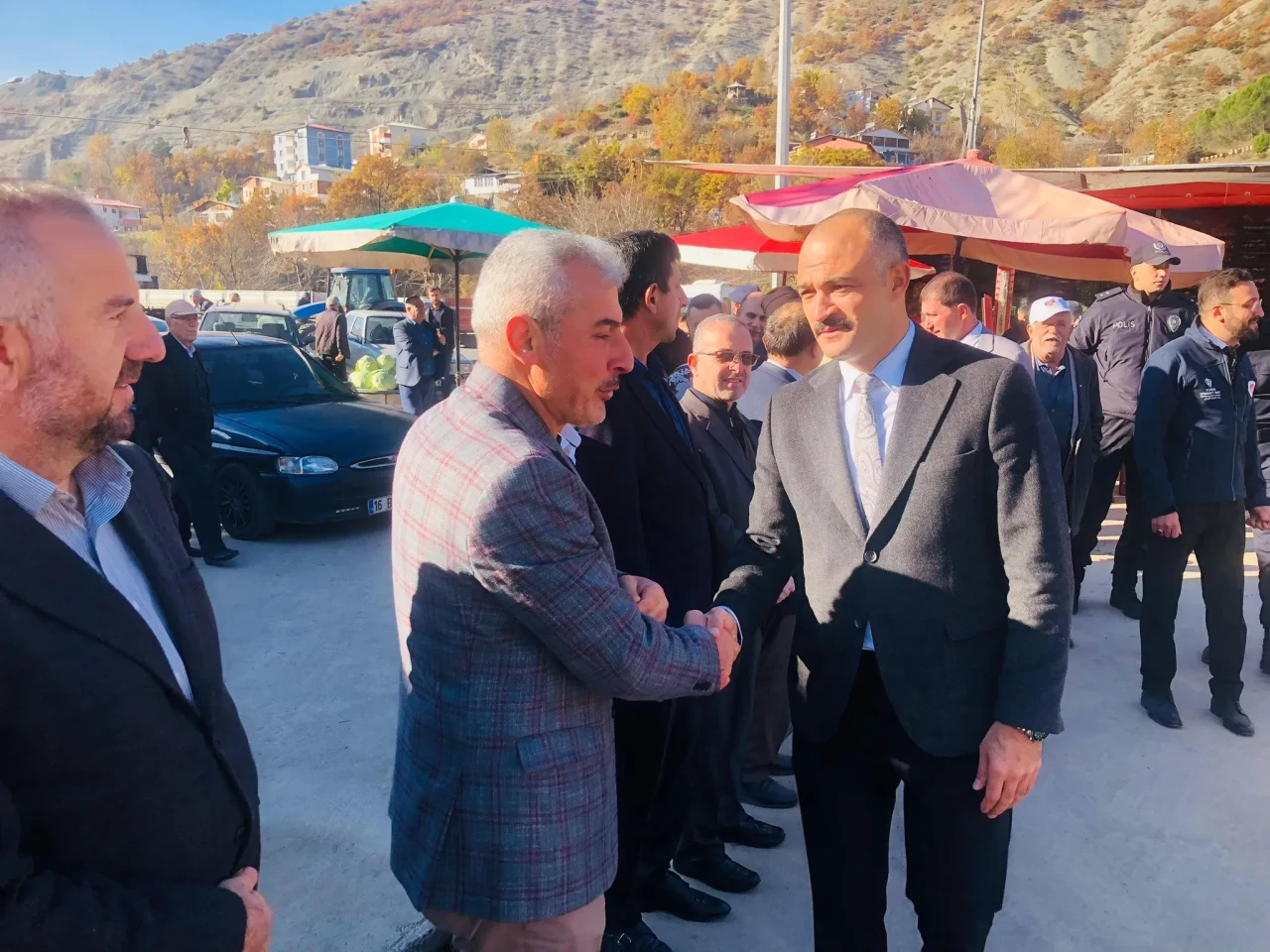 Ardanuç'ta Gazze için düzenlenen kermese yoğun ilgi gösterildi