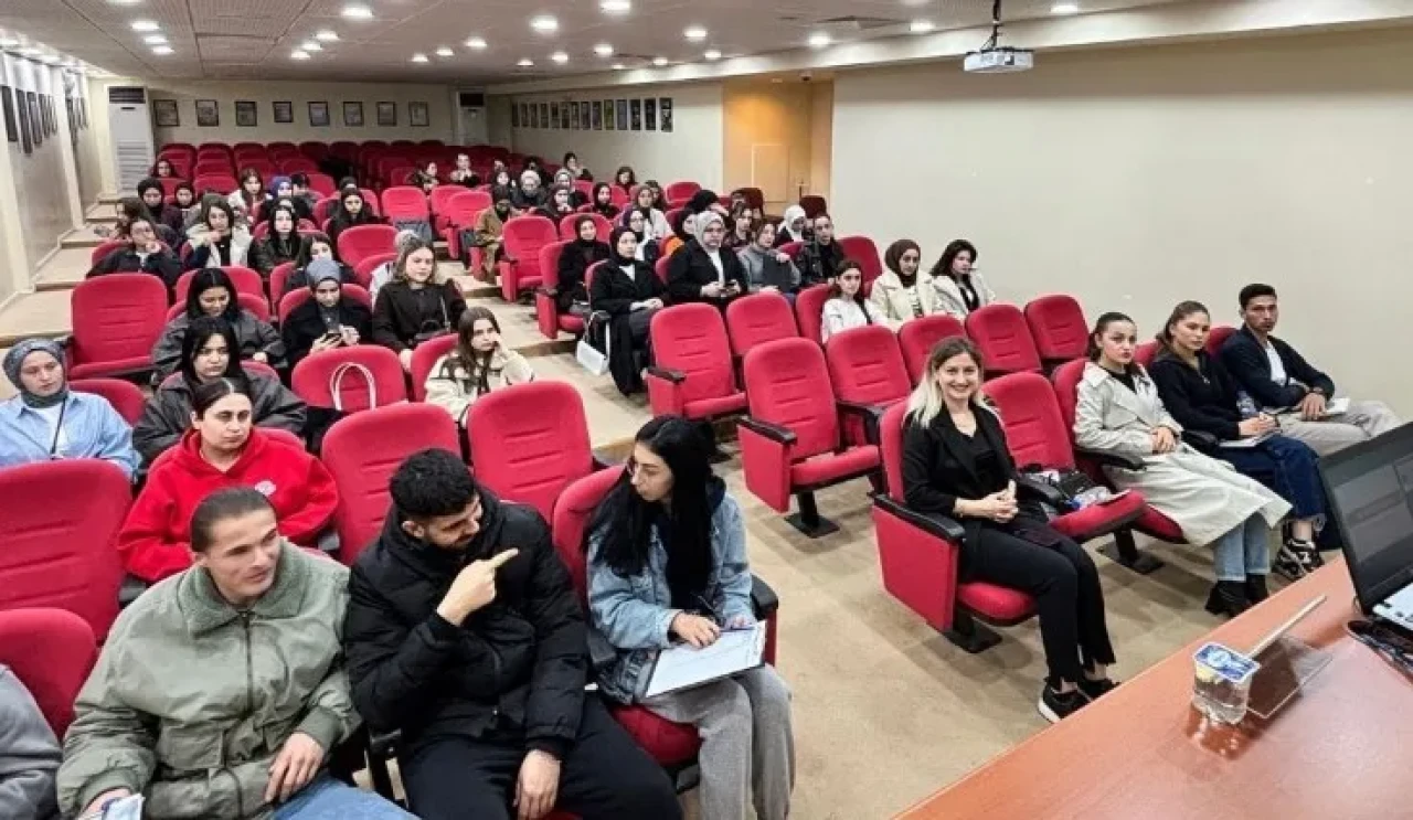 Beşikdüzü'nde öğrencilere evlilik öncesi aile eğitimi verildi