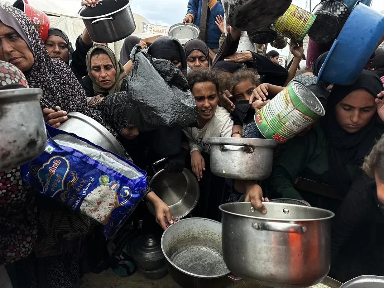 İsrail'in Gazze'deki insani yardım tuzağında 2 bin 614 Filistinli katledildi!