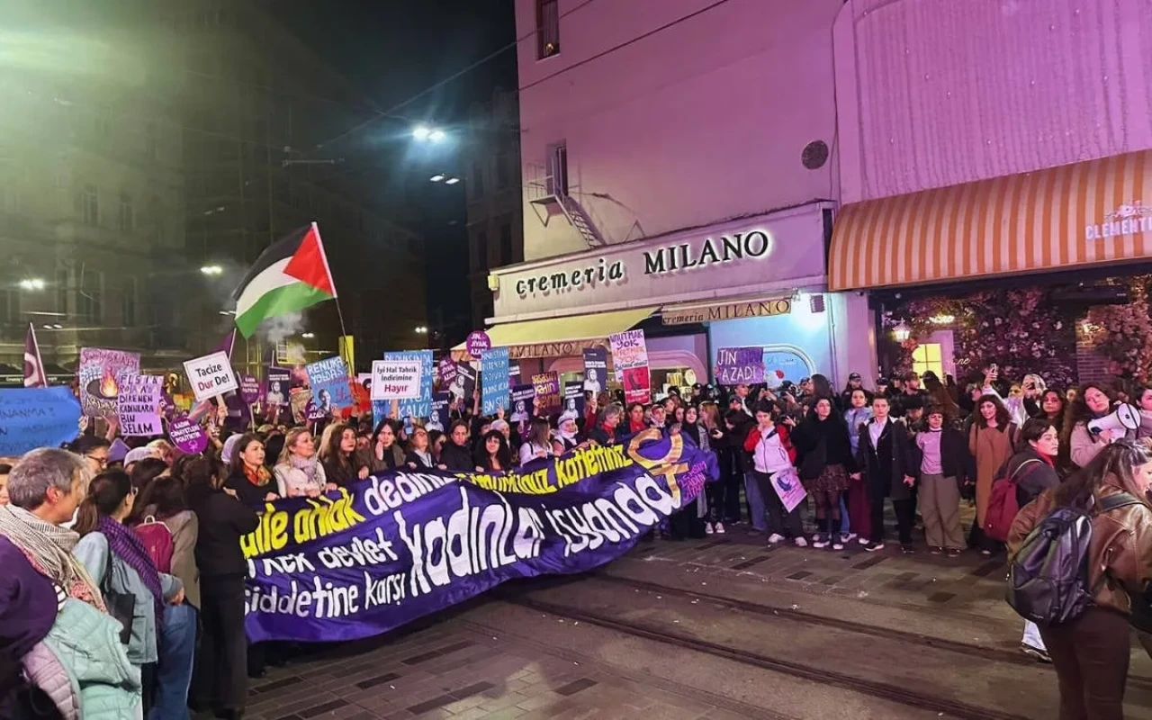 Kadın ve LGBTİ+’lar, erkek şiddetine karşı İstiklâl Caddesi’nde
