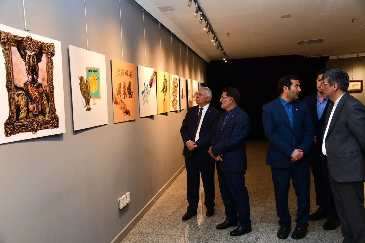 Vali Aziz Yıldırım, İran Sanat Eserleri Sergisini Ziyaret Etti