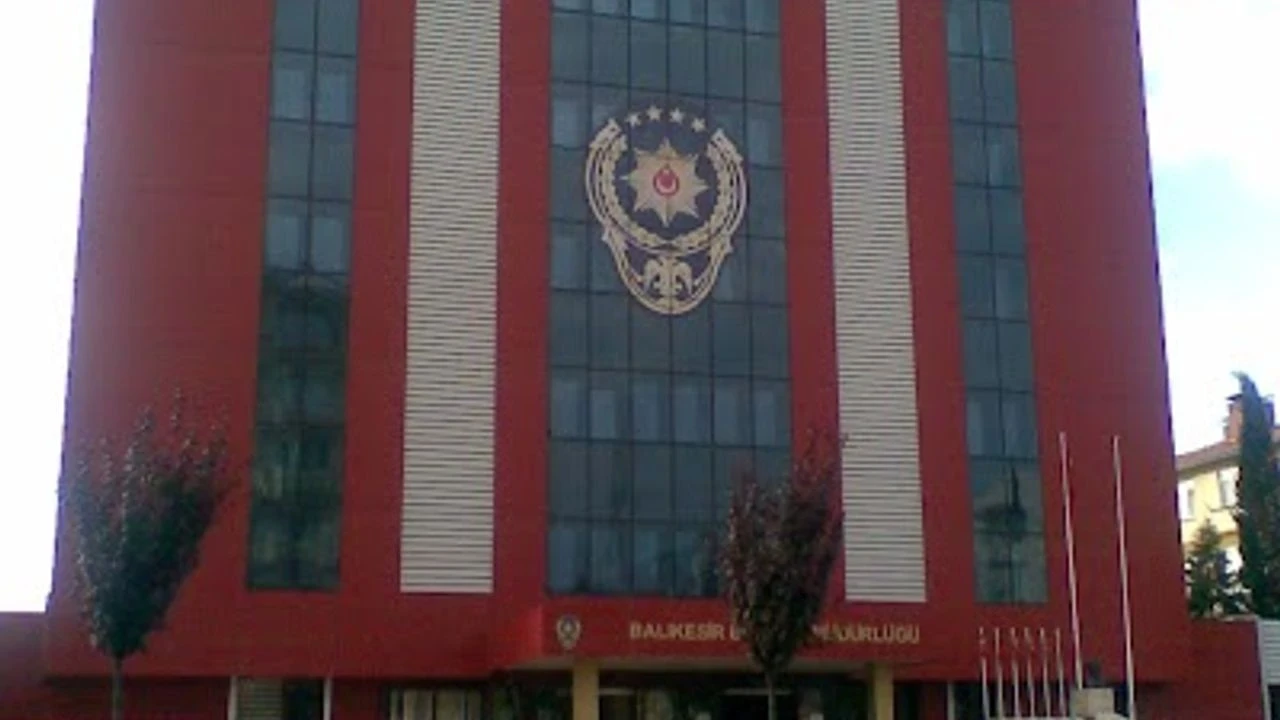 Balıkesir İl Emniyet Genel Müdürlüğü iletişim bilgileri: Balıkesir İl Emniyet Genel Müdürlüğü telefonu kaç? Adresi ne?