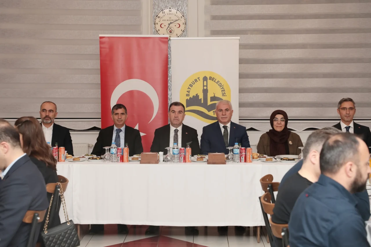Bayburt'ta Öğretmenler Günü'nde öğretmenlere özel yemek programı düzenlendi