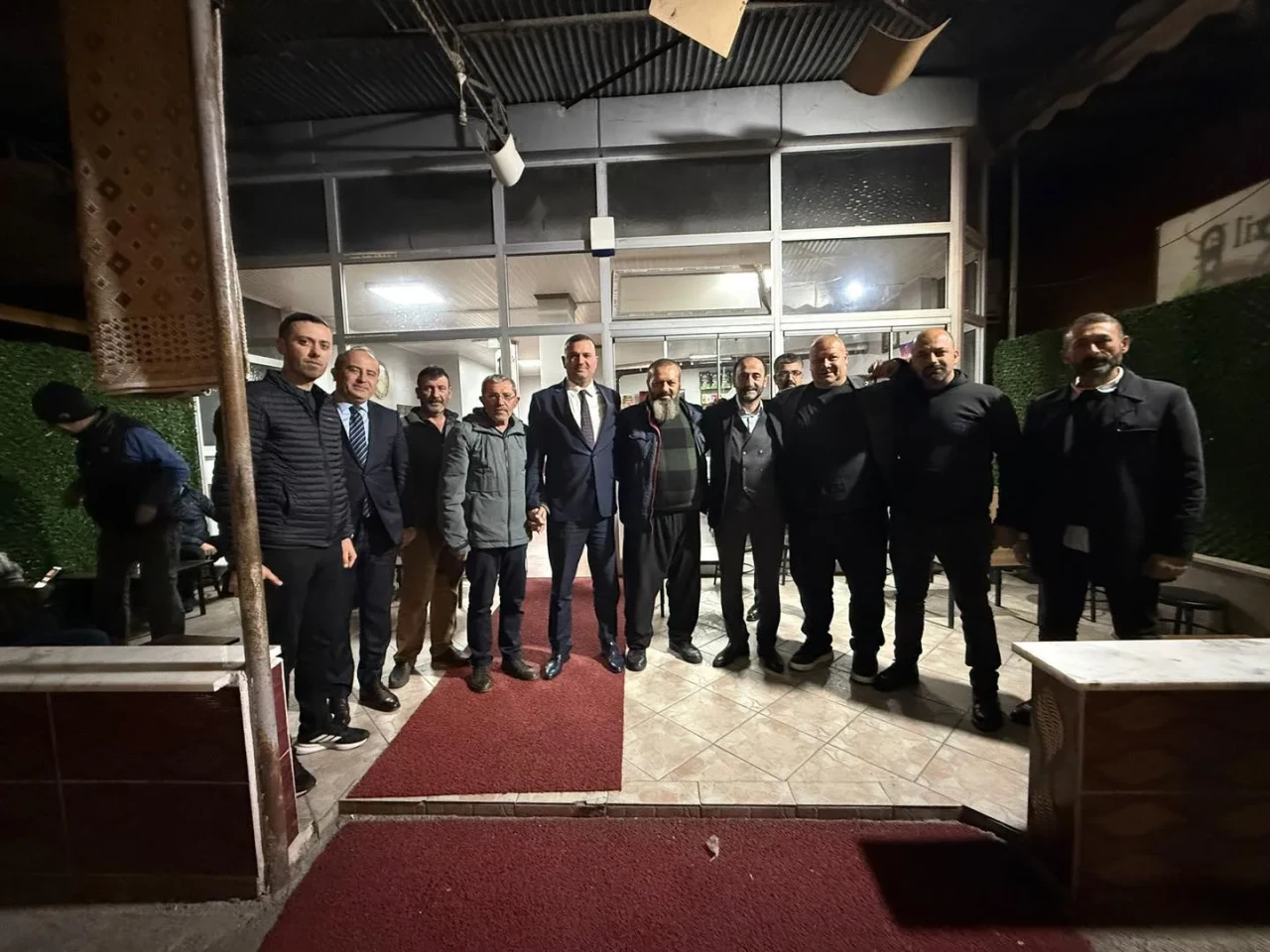 MHP Trabzon, vatandaşlarla buluşarak sorunlarını dinledi ve çözüm yolları aradı