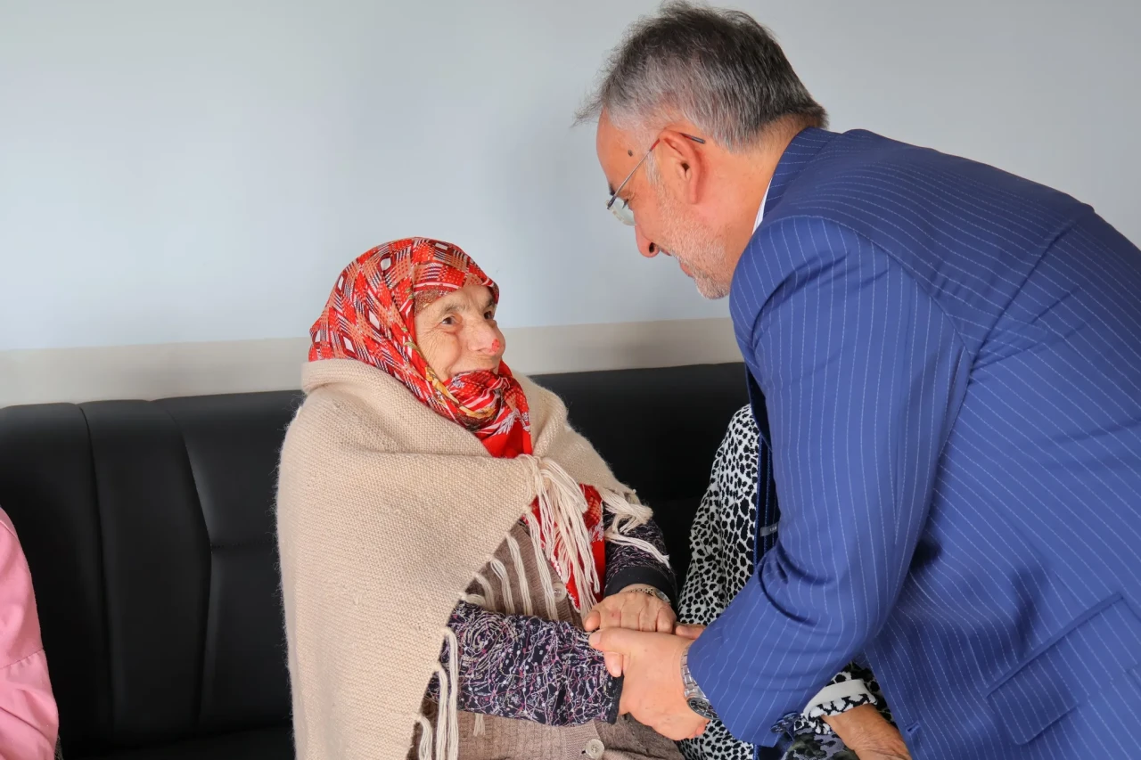 İl Müftüsü Bayram Danacı, Bayburt Huzurevi’ni Ziyaret Etti