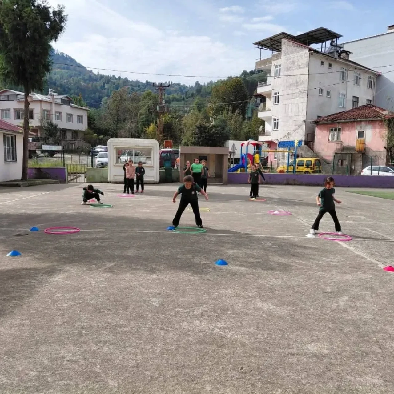 Artvin'de Miniklere Basketbol Eğitimiyle Spor Sevgisi Aşılanıyor