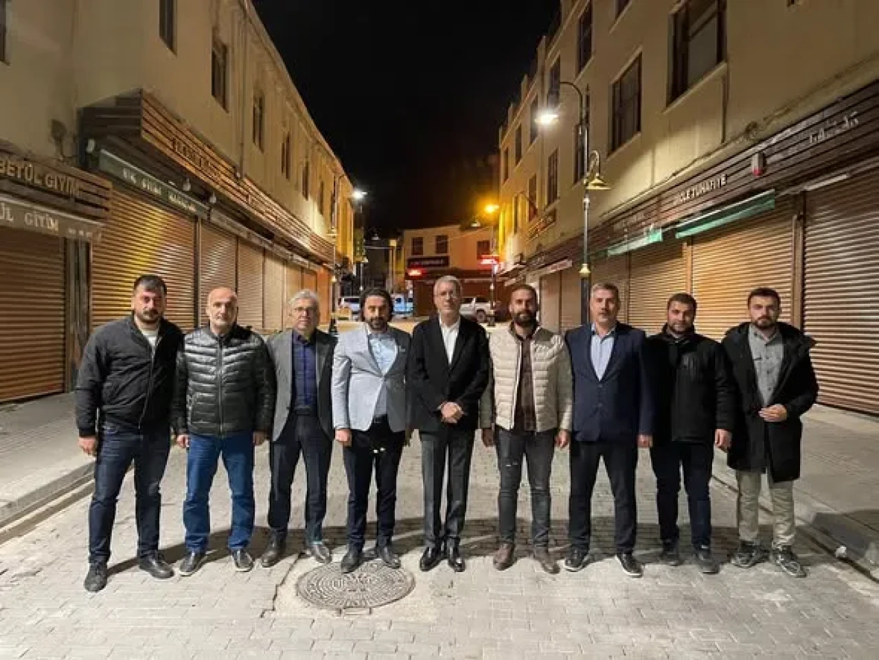 Muş Belediyesi Eşbaşkanı Söylemez, Tarihi Çarşıda Yapılan Aydınlatma Çalışmalarını İnceledi