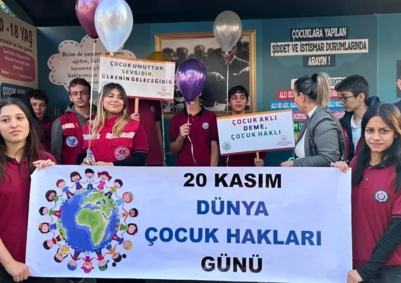 Trabzon'da Çocuk Hakları Günü'nde ilk "Çocuk Hakları Durağı" açıldı