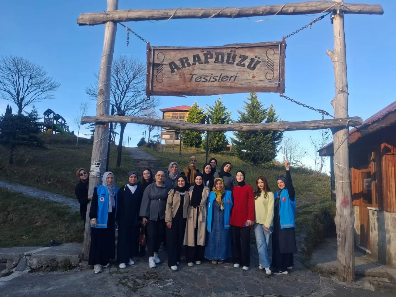 Rize'de Gençler İzcilikle Doğada Eğlenceli Gün Geçirdi