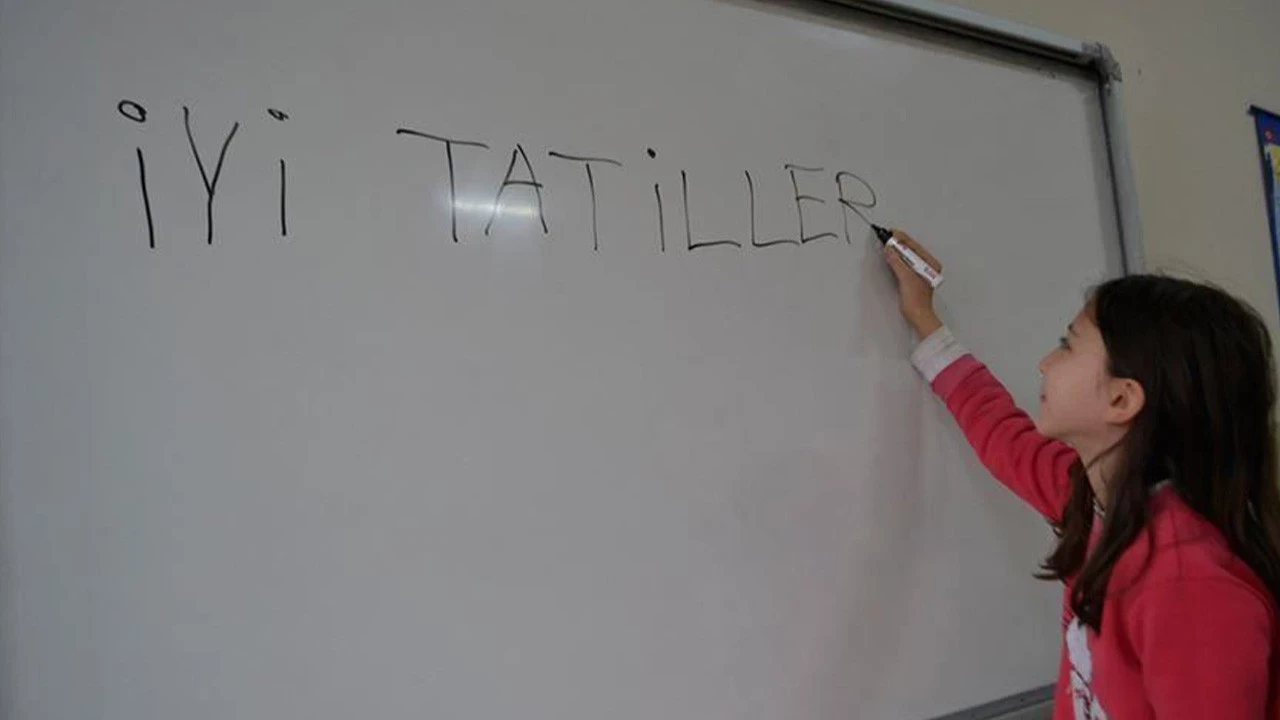 1. Dönem Ne Zaman Bitiyor? Sömestr Tatili Tarihi Açıklandı (MEB 2025-2026)