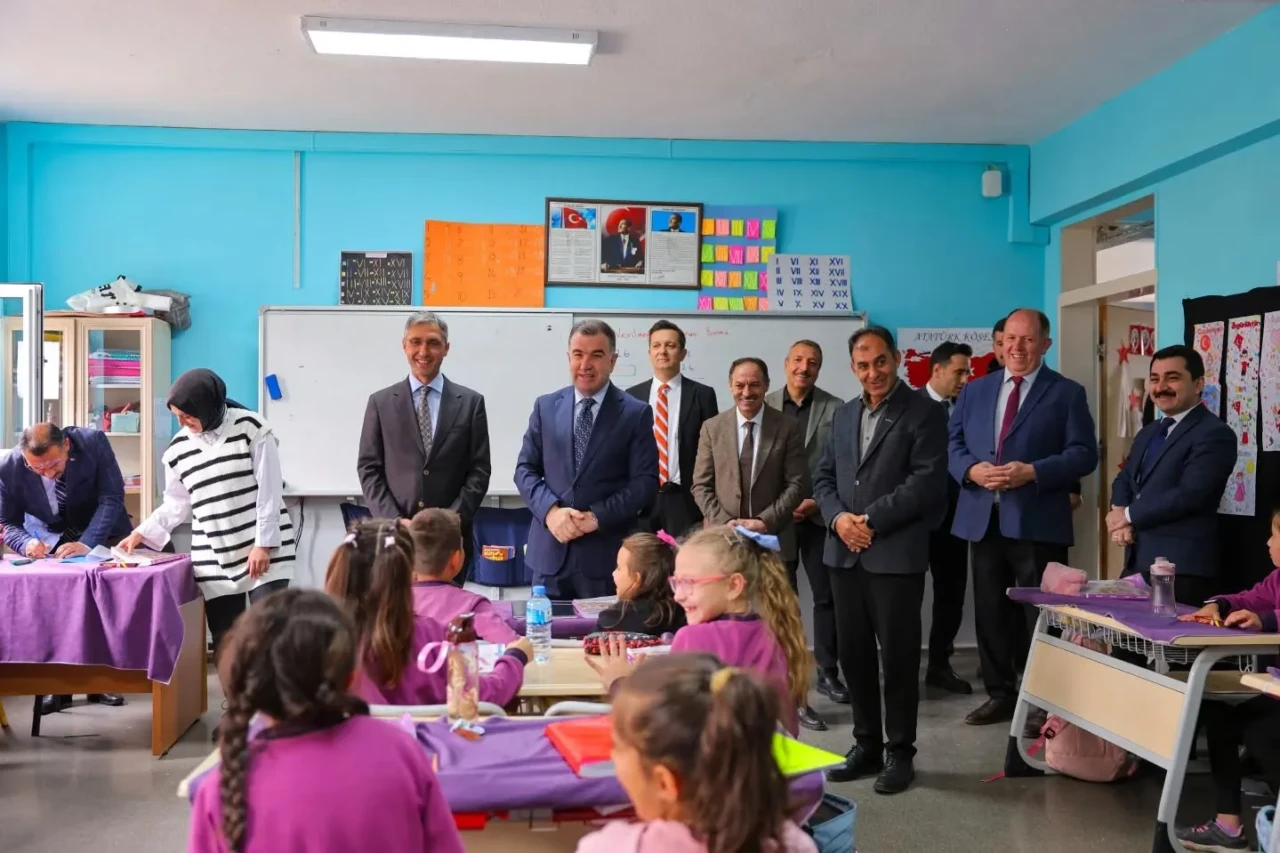 Bayburt Valisi Eldivan, okullarda eğitim kalitesini artırma sözü verdi