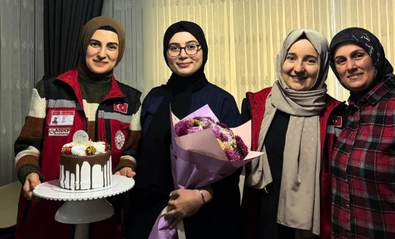 Ebeveyn kaybı yaşayan İpek için özel doğum günü kutlaması gerçekleştirildi