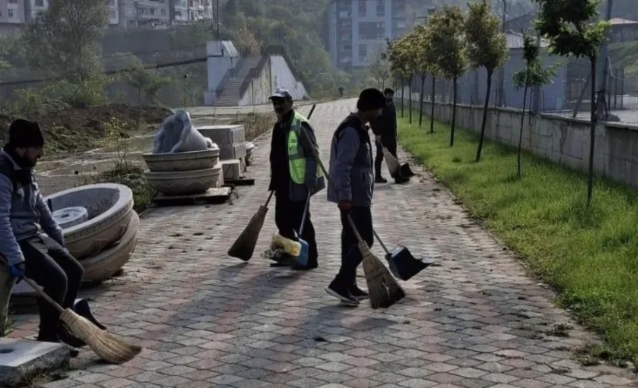 Borçka’da Kent Estetiği ve Temizlik Çalışmaları Devam Ediyor