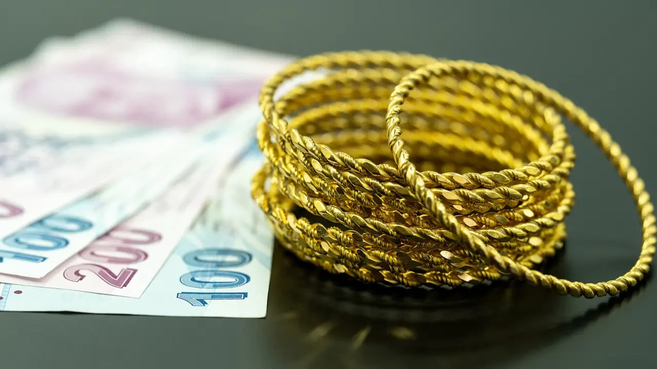 Altın sert yükseldi! Tüm gözler ortaya çevrildi